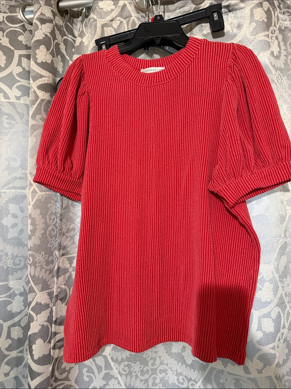 NWOT Zenana Outfitters Red Ribbed Puff Sleeve Top